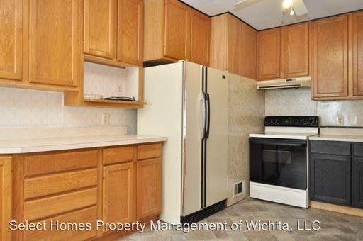 1219 Denver Dr - Photo 3 of 13