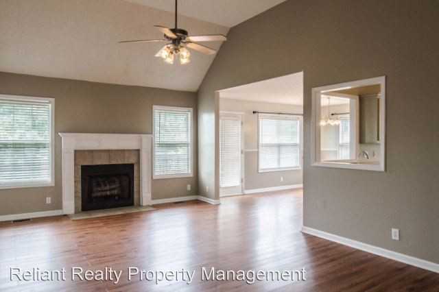 1420 Ambleside Dr - Photo 3 of 17