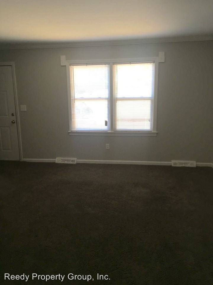 1114 N Franklin Rd #28 - Photo 2 of 9