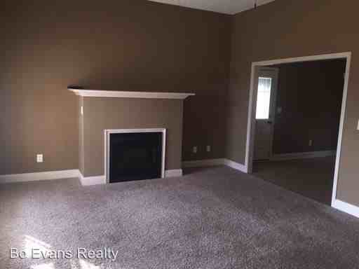 117 Fox Run Dr - Photo 2 of 9