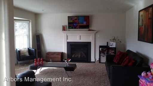 305 Apricot Ct - Photo 2 of 14