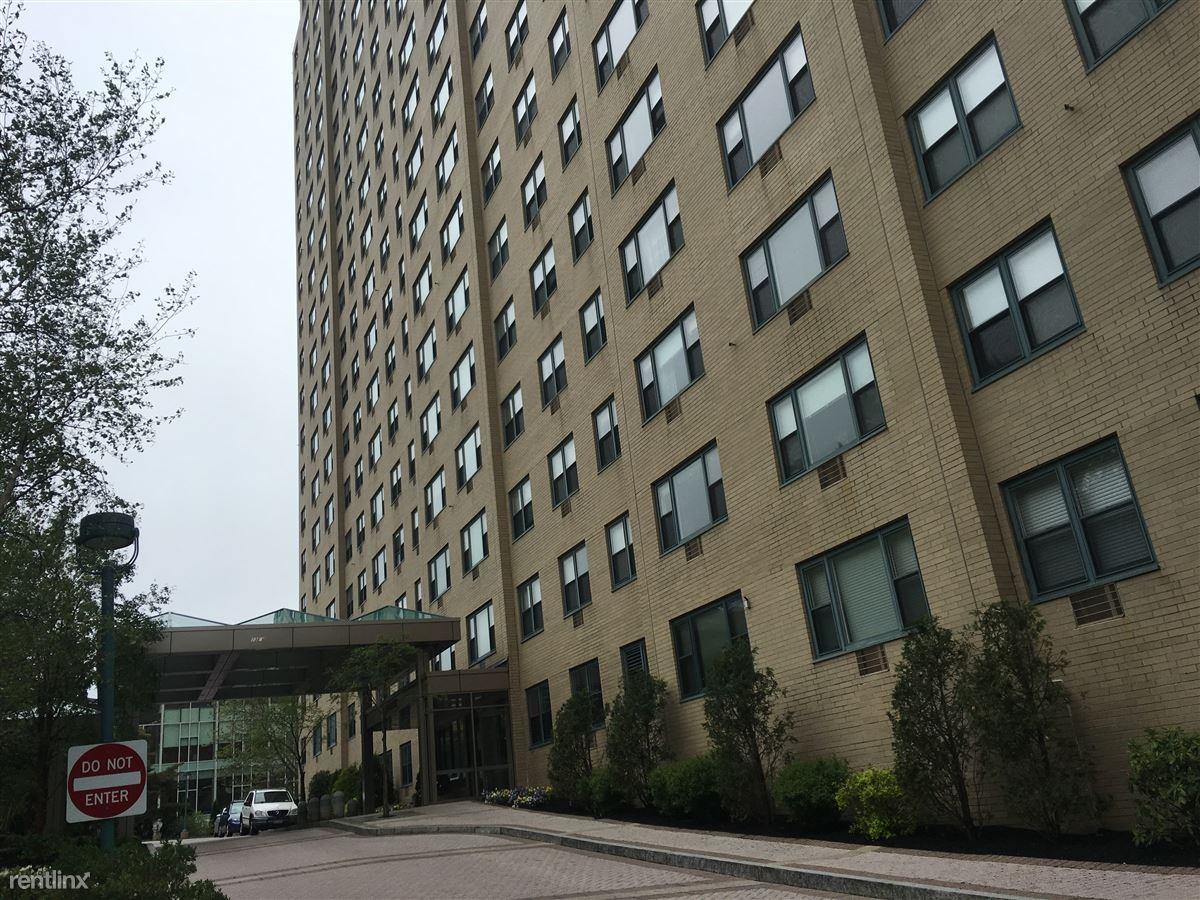 700 Huron Ave - Photo 2 of 31