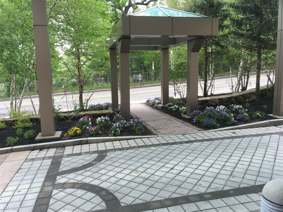 700 Huron Ave - Photo 3 of 31