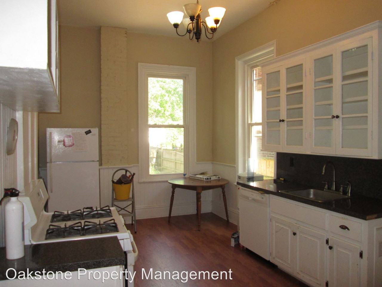 123 S Laurel St - Photo 3 of 11