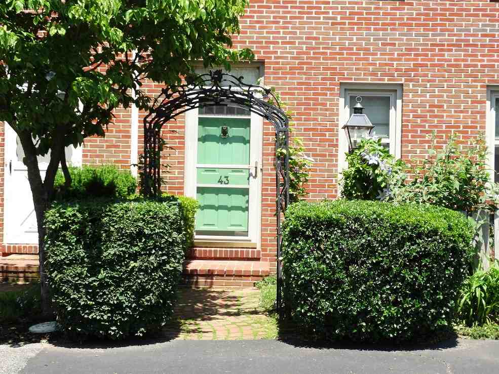 43 Hilldale Dr - Photo 2 of 24