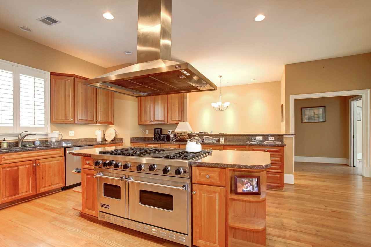 9868 Palace Green Way - Photo 3 of 31