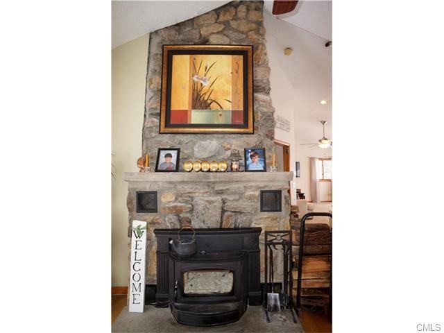 6 Longview Dr - Photo 2 of 21