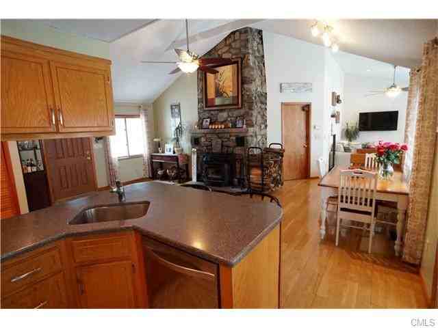 6 Longview Dr - Photo 3 of 21