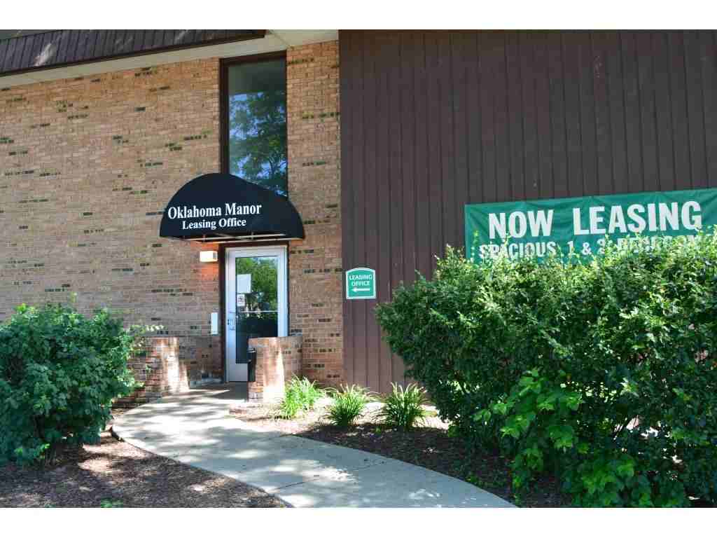 Oklahoma Manor - Photo 2 of 9