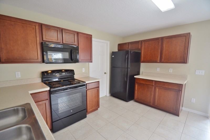 948 Windrose Dr - Photo 3 of 15