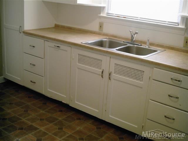 71 Grand Ave - Photo 2 of 12