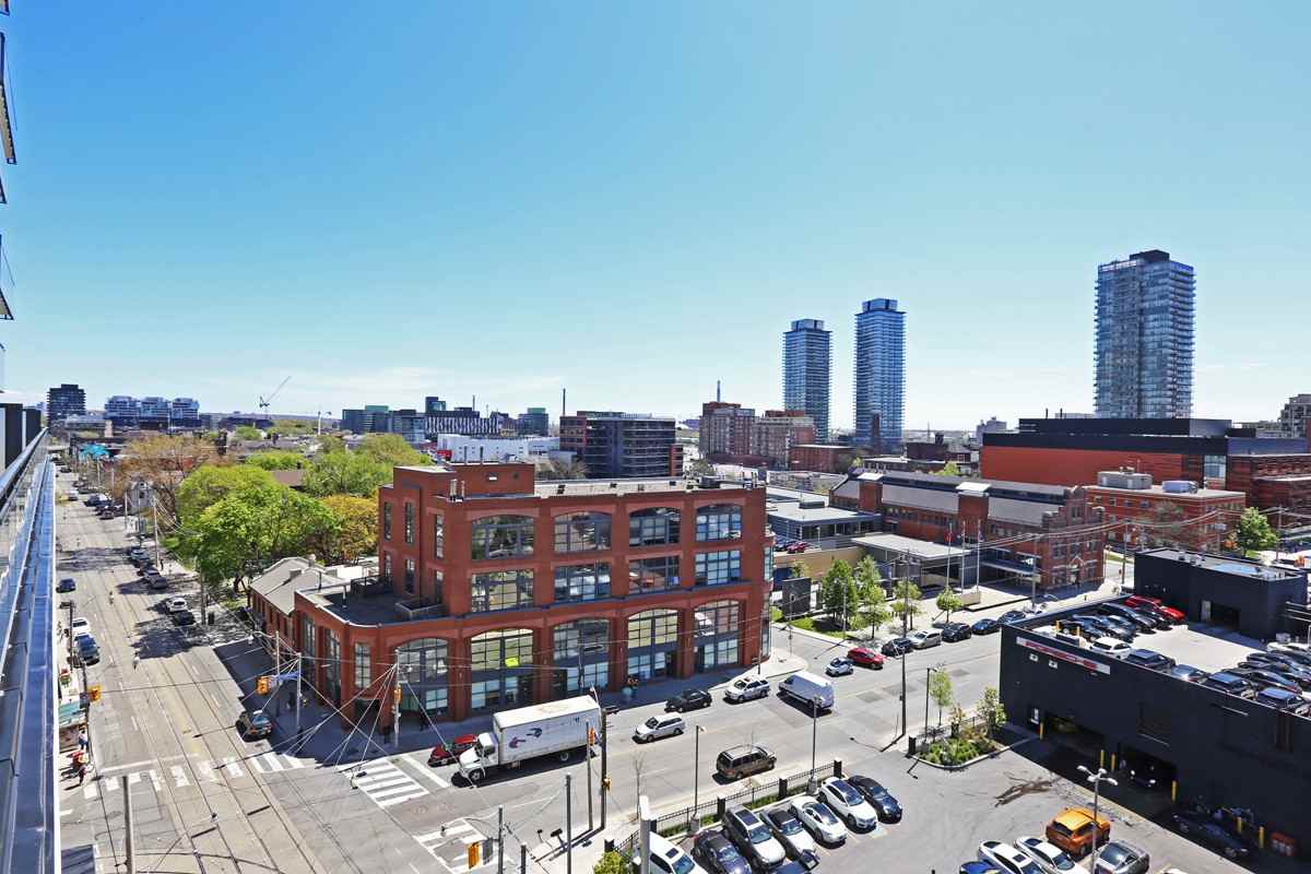 318 King Street East #810