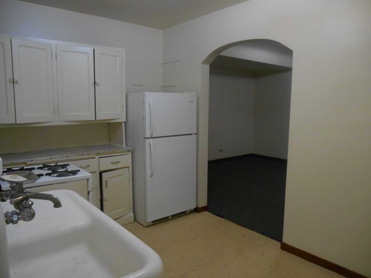 902 Grand Avenue #B3 - Photo 6 of 11