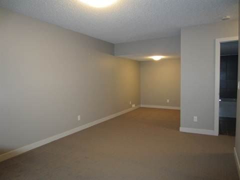 2395 Sparrow Cres NW - Photo 3 of 8