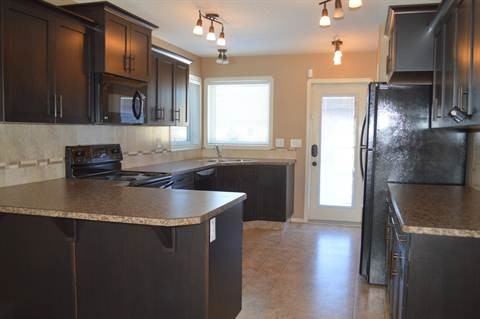 97 Vincent Close - Photo 2 of 8