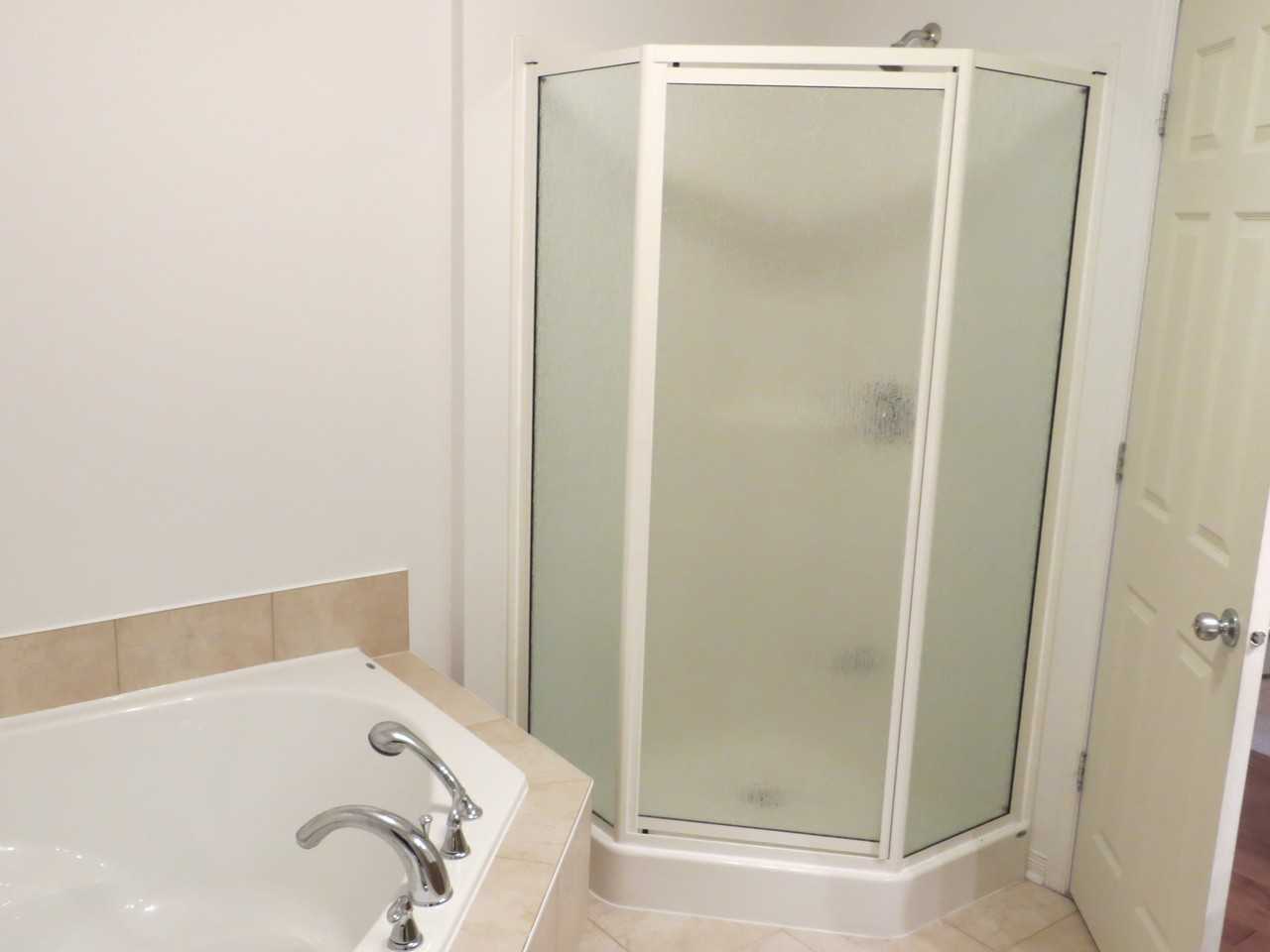 3143 De La Gare - Photo 3 of 9