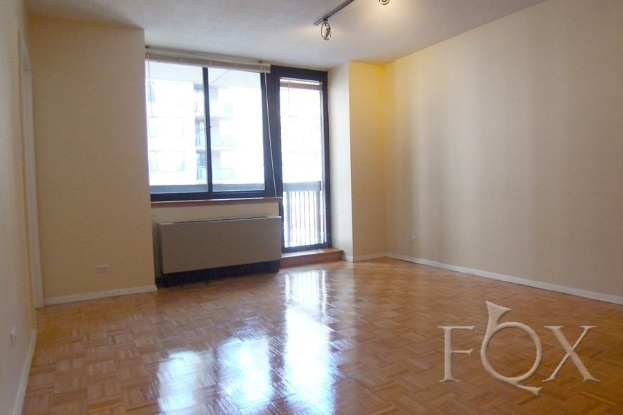 250 E 40th St #5C/D