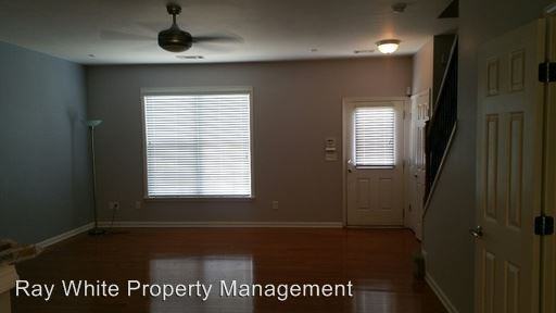 2739 Deerwood Ln - Photo 2 of 15