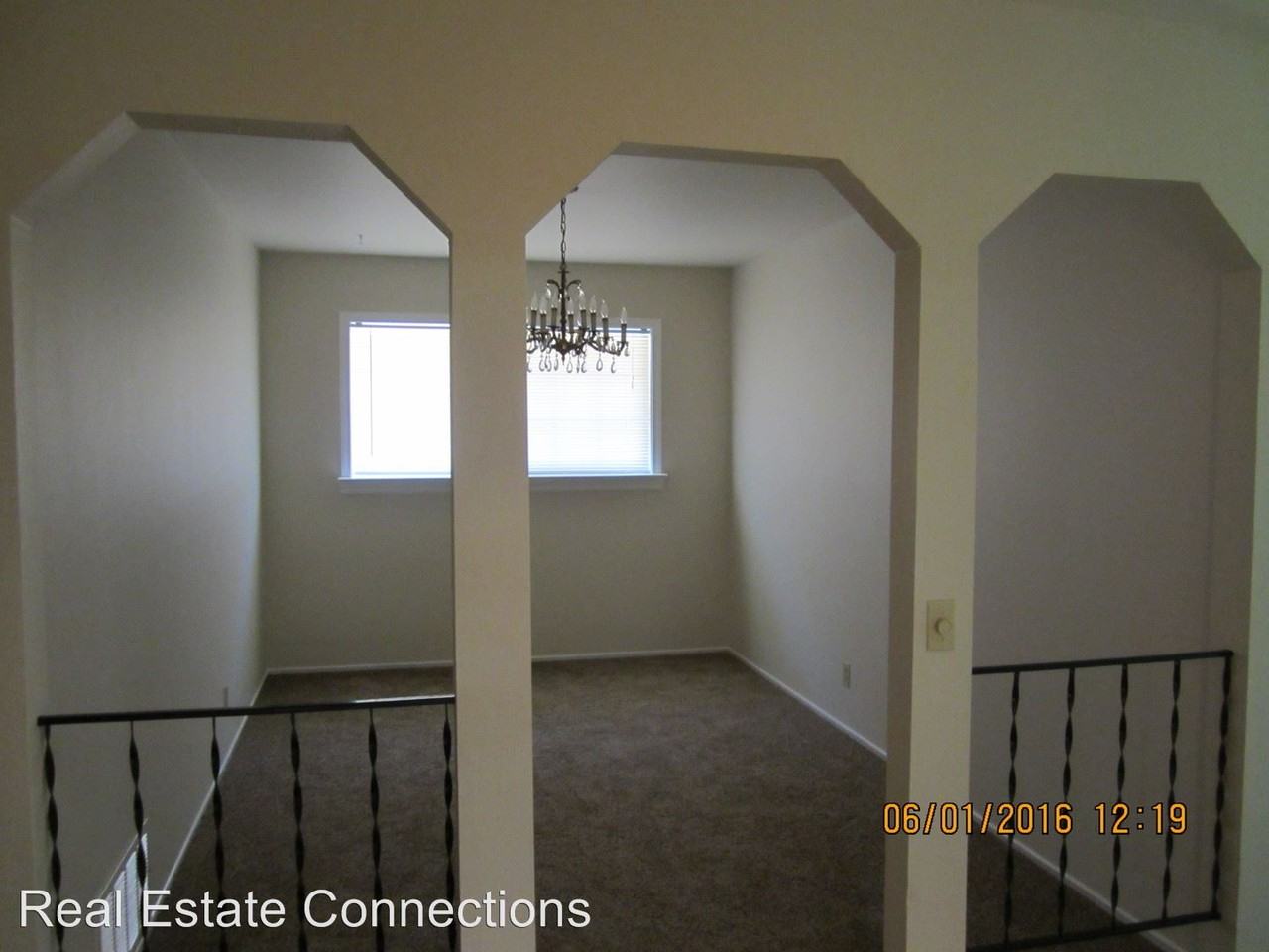 2229 Maximilian Dr - Photo 3 of 8