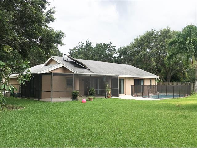 12107 Landing Way - Photo 2 of 8