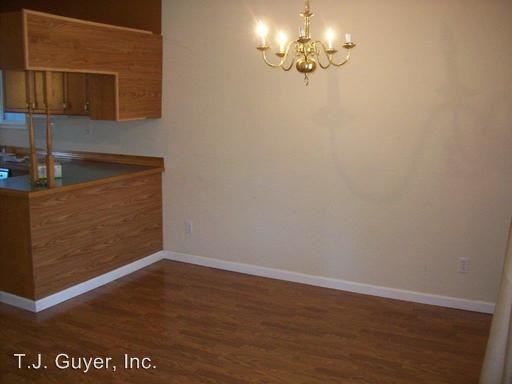 1413 Windsor Ave - Photo 3 of 10