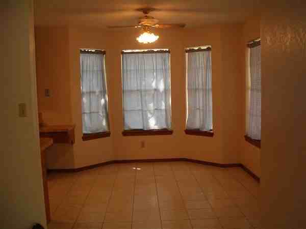 2405 Mimosa St - Photo 3 of 4