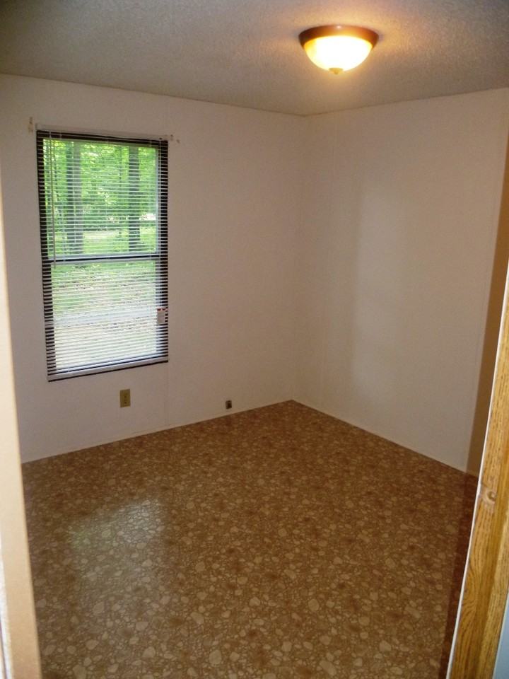 117 Russ Wood Rd NE - Photo 3 of 11