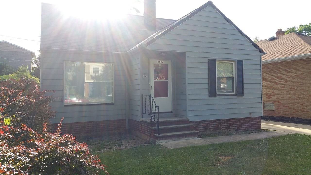 4852 E 94th St - Photo 2 of 29