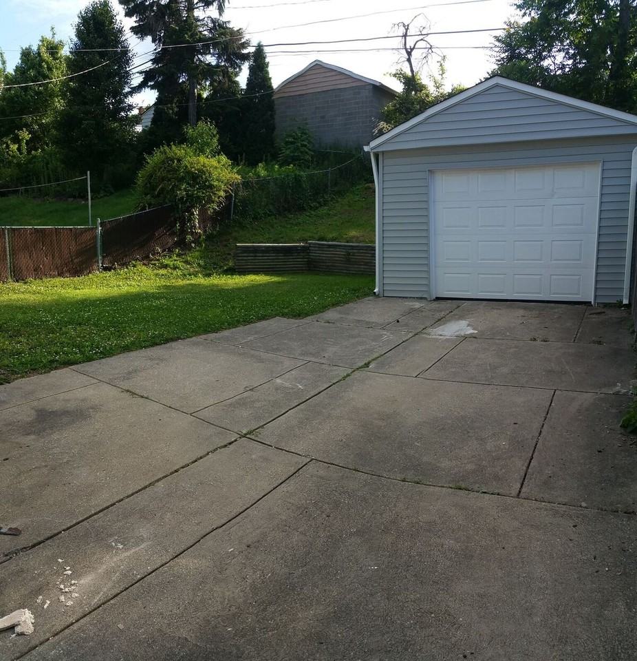 4852 E 94th St - Photo 3 of 29