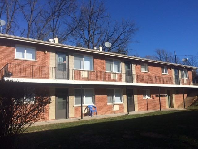 467 S Holmes Ave - Photo 2 of 5