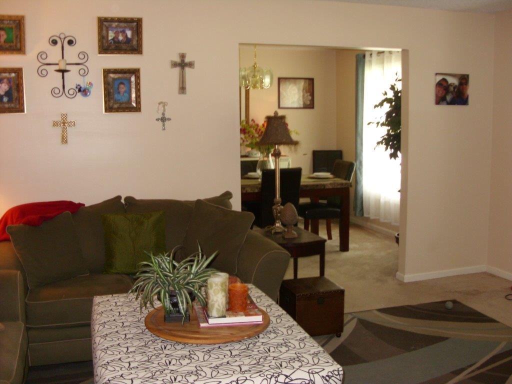 8133 Jamaica Rd N - Photo 2 of 12