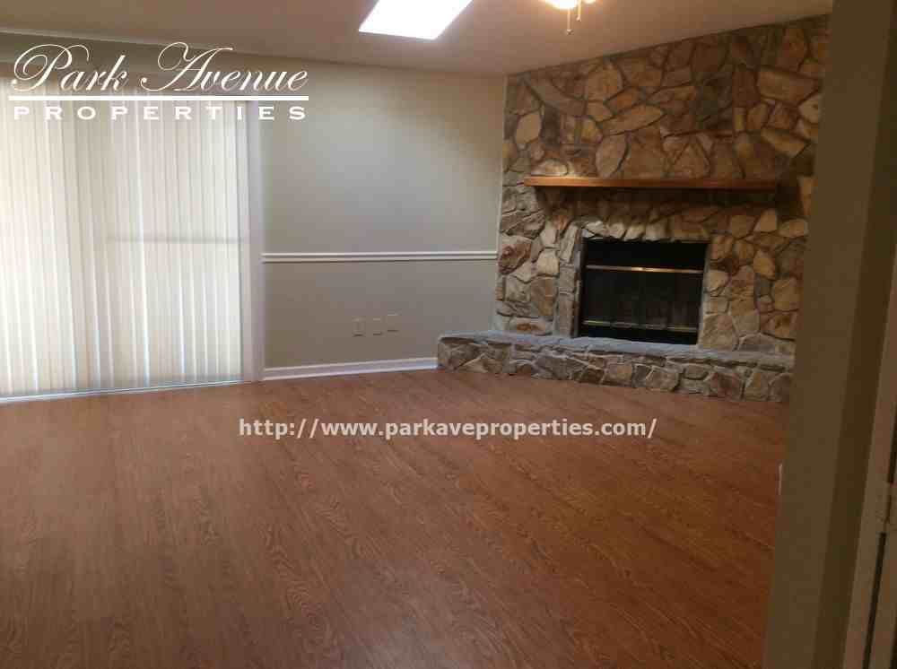 2626 Pinewood Blvd - Photo 3 of 17