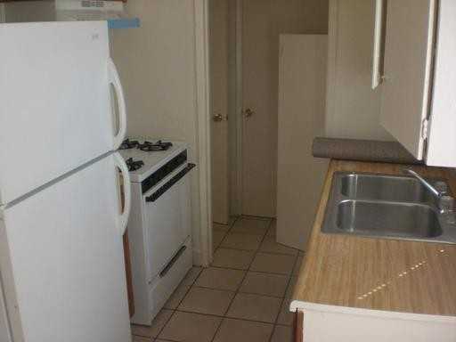 7832 E St - Photo 2 of 7