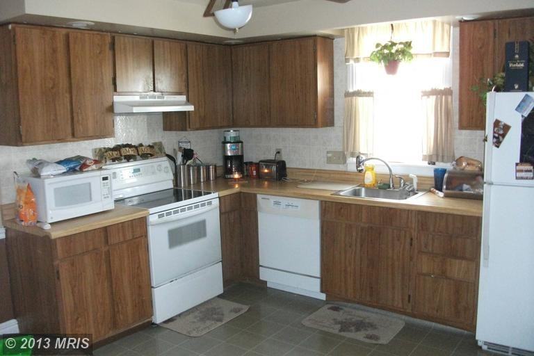 164 Walter Ave - Photo 2 of 12