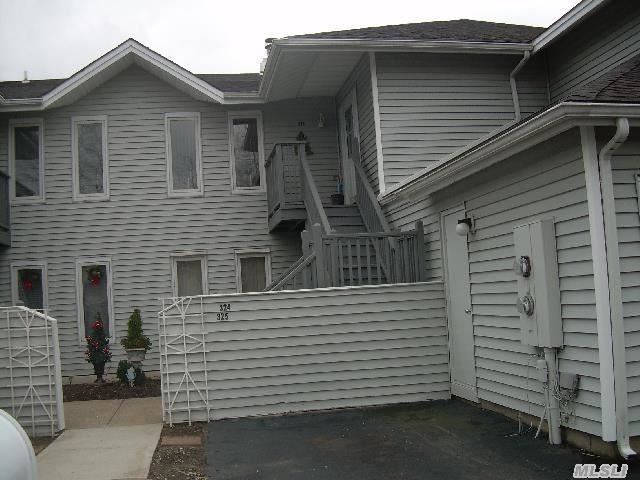 325 Elton Ct E - Photo 2 of 16