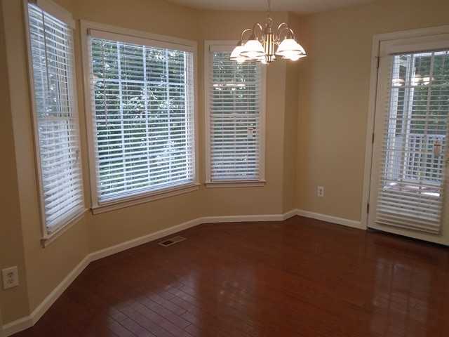 284 Kent Ln - Photo 3 of 15