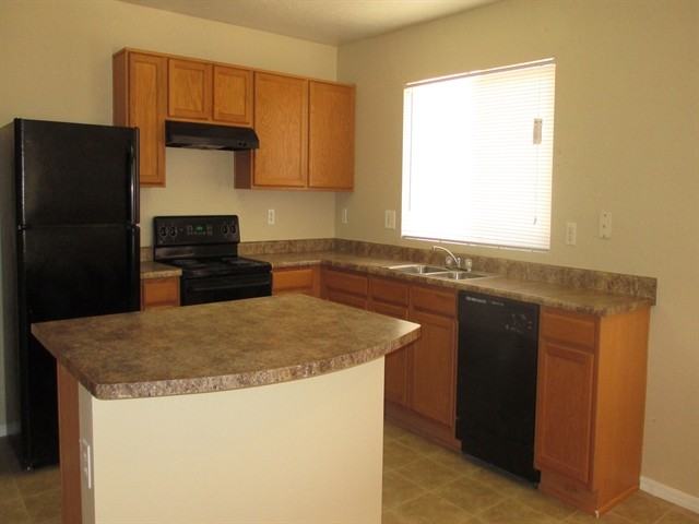 7025 S 31st Dr - Photo 3 of 12