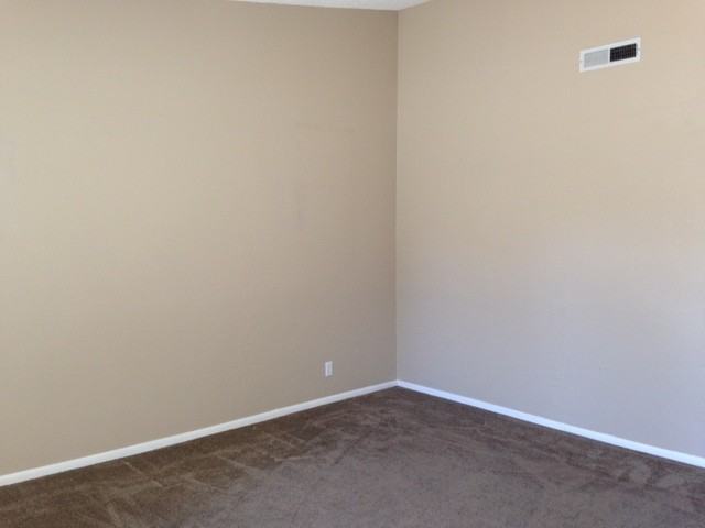 1095 Smoke Tree Street - Photo 2 of 20