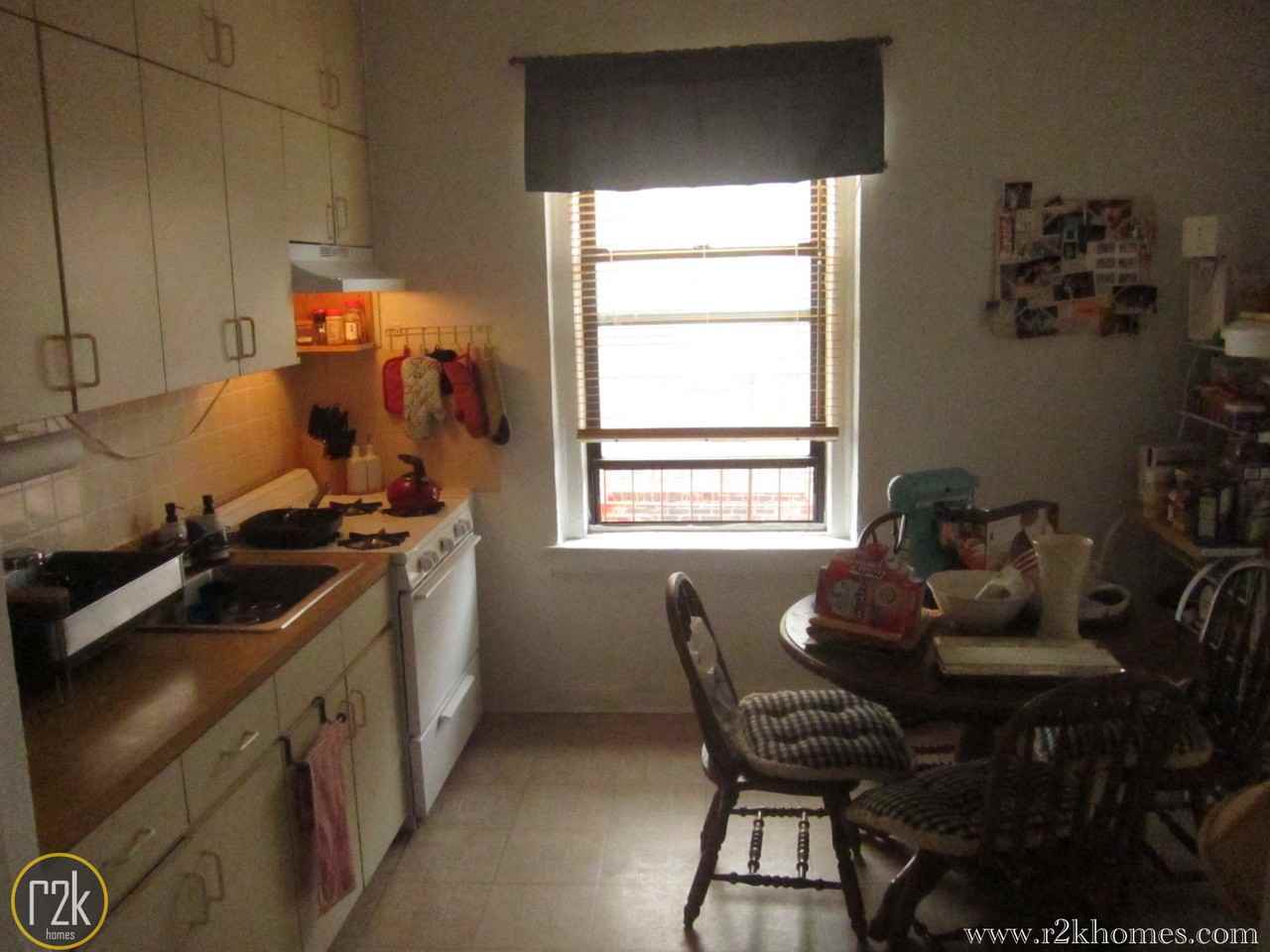 30-13 Astoria Boulevard - Photo 3 of 8