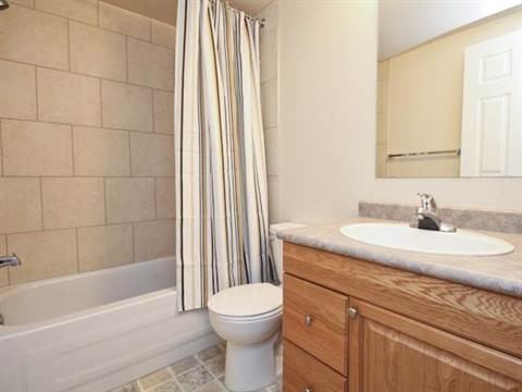 108 83 St SW - Photo 3 of 8