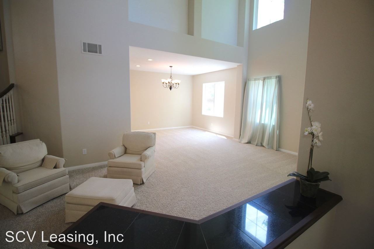 23301 Lynham Pl - Photo 3 of 29