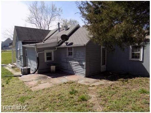 118 E Farmer Ave - Photo 2 of 7