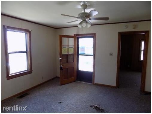 118 E Farmer Ave - Photo 3 of 7