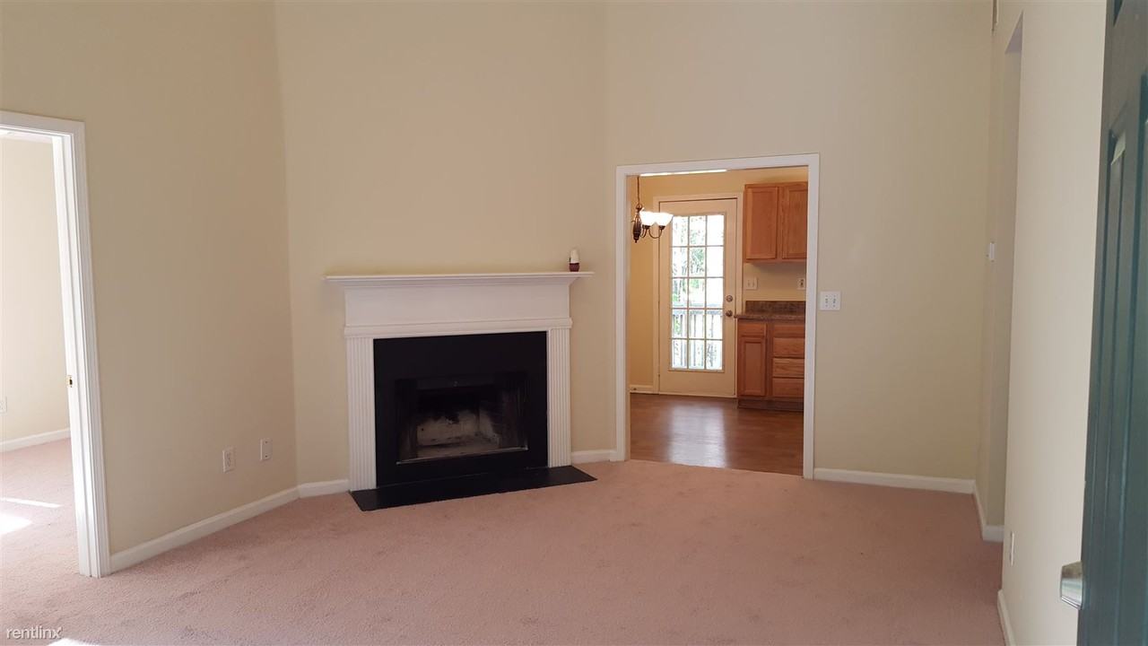 474 Pelican Cir - Photo 3 of 10