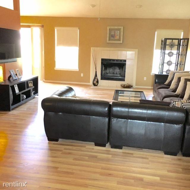 3132 Louis St - Photo 2 of 7