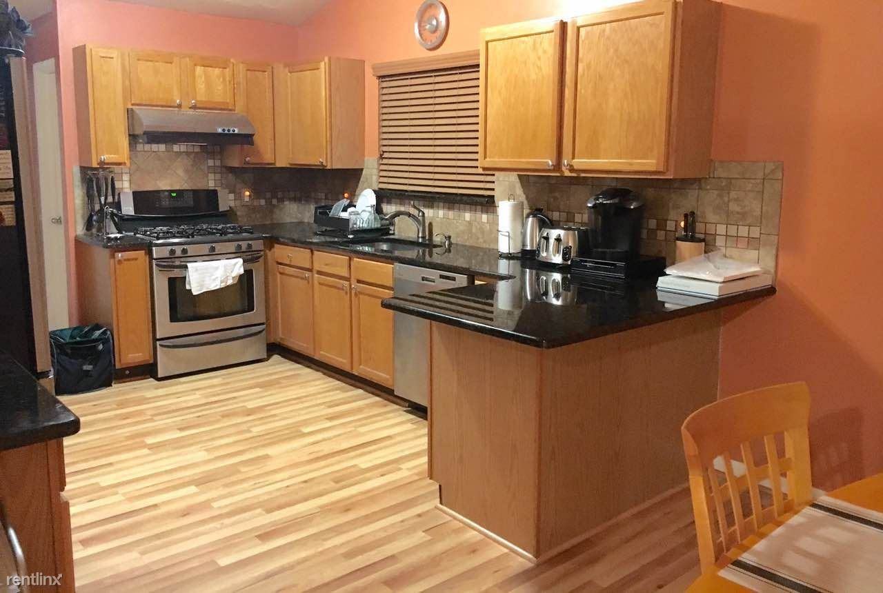 3132 Louis St - Photo 3 of 7