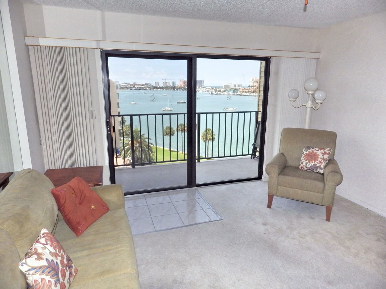 650 Island Way - Photo 3 of 8