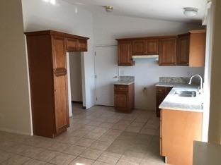 912 S Driftwood Ave - Photo 3 of 6