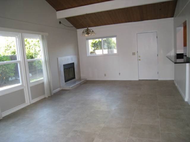 919 Lorne Way - Photo 2 of 6