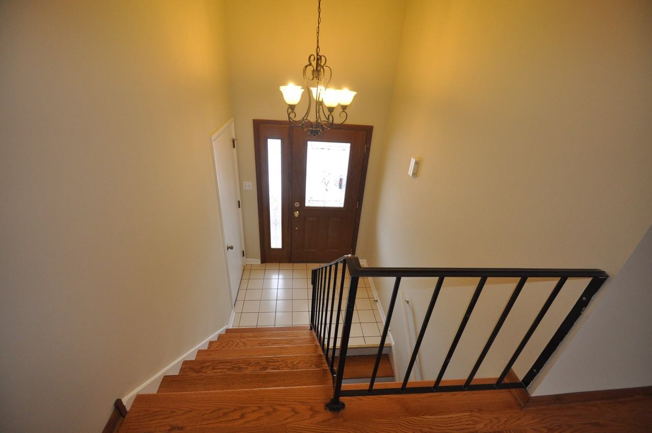 155 Berkshire Dr - Photo 2 of 11